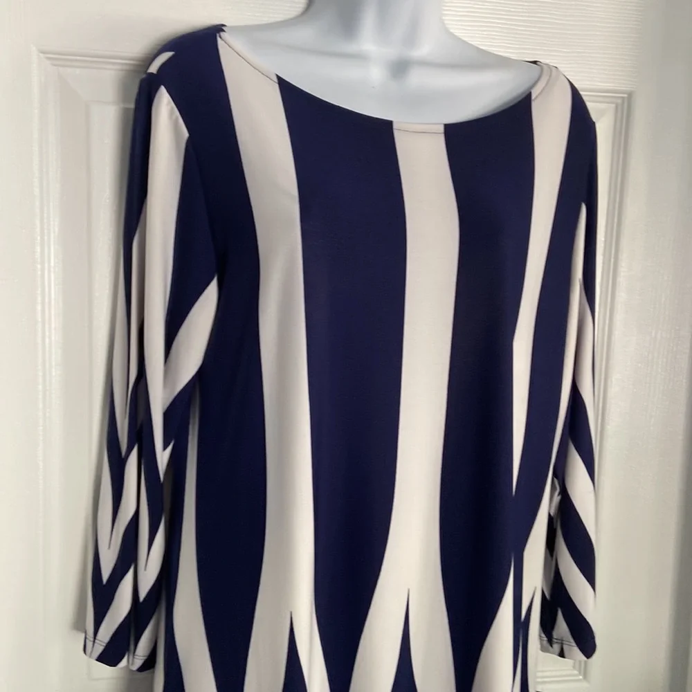 Women’s dress extra large - Picture 2 of 3